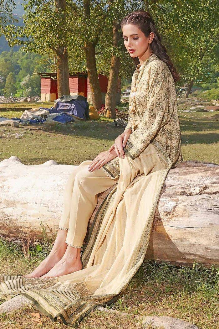 Gul Ahmed 3PC Printed Karandi Unstitched Suit AY-32033