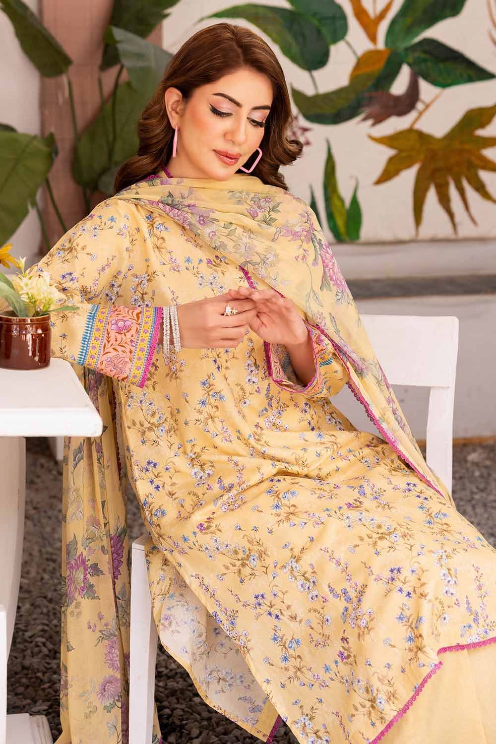 Gul Ahmed 3PC Unstitched Printed Lawn Suit with Chiffon Dupatta BM-42022
