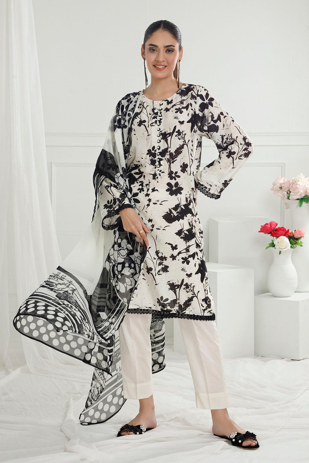 Gul Ahmed 3 Piece Unstitched Printed Pure Bamboo Silk Suit with Printed Chiffon Dupatta BS-52001