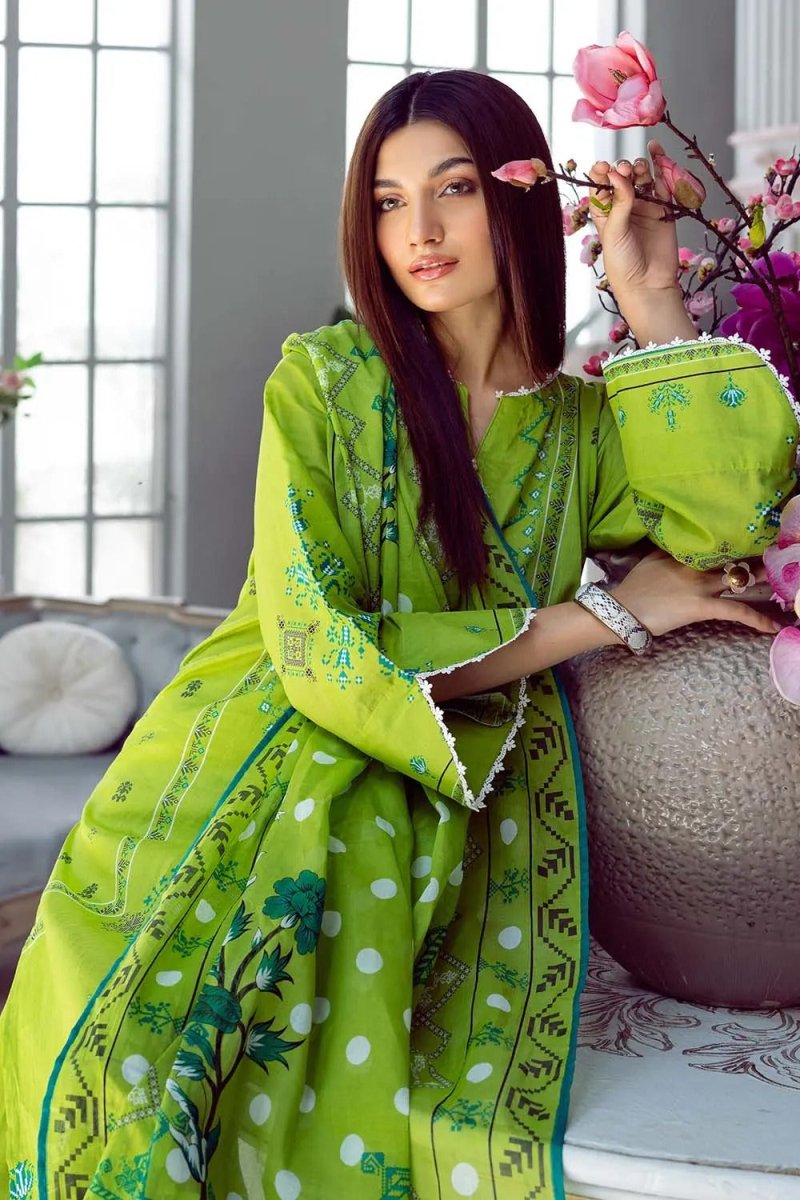 Gul Ahmed 3PC Unstitched Printed Lawn Suit CL-32107 A