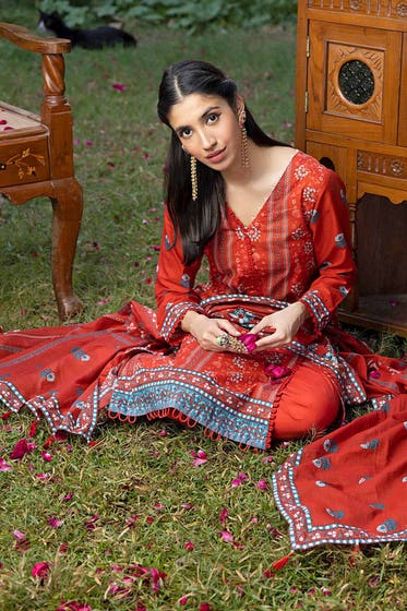 Gul Ahmed 3PC Lawn Unstitched Printed Suit CL-32218