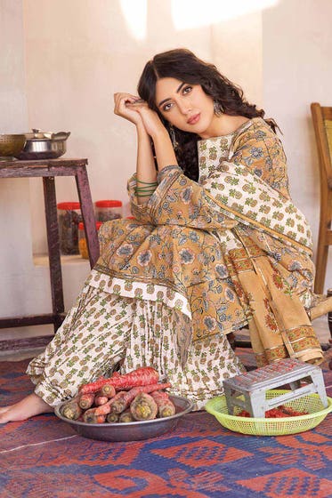 Gul Ahmed 3PC Lawn Unstitched Printed Suit CL-32235 A