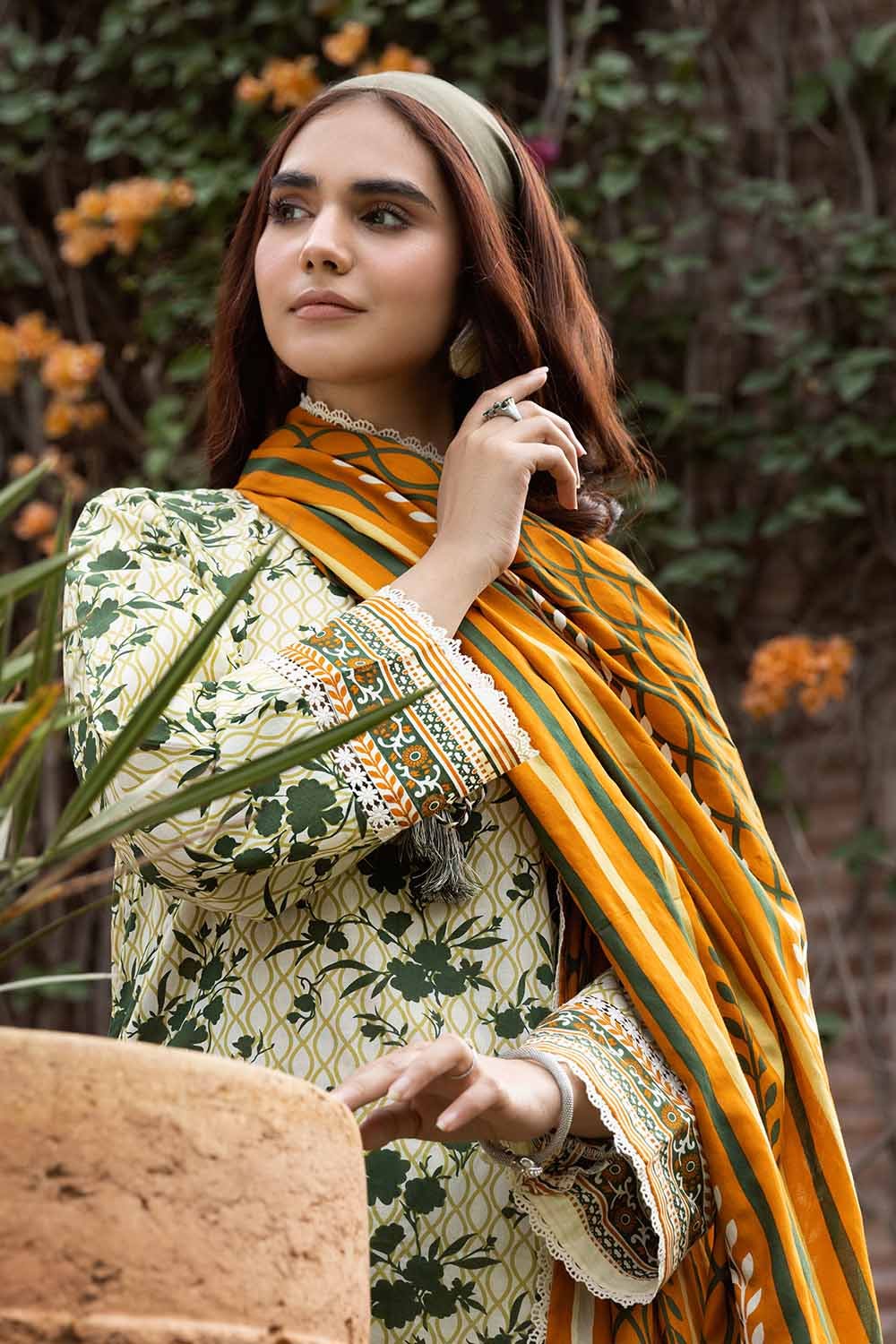 Gul Ahmed 3PC Printed Lawn Unstitched Suit CL-32324 A