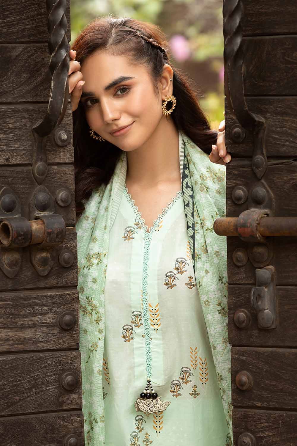 Gul Ahmed 3PC Printed Lawn Unstitched Suit CL-32443 A