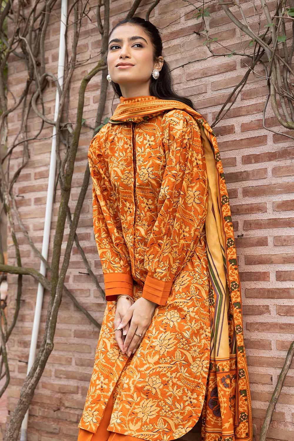 Gul Ahmed 3PC Printed Lawn Unstitched Suit CL-32464 A