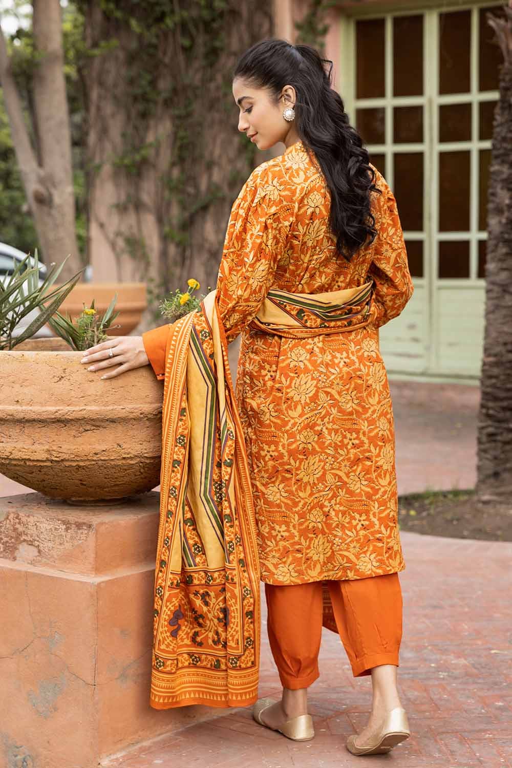 Gul Ahmed 3PC Printed Lawn Unstitched Suit CL-32464 A