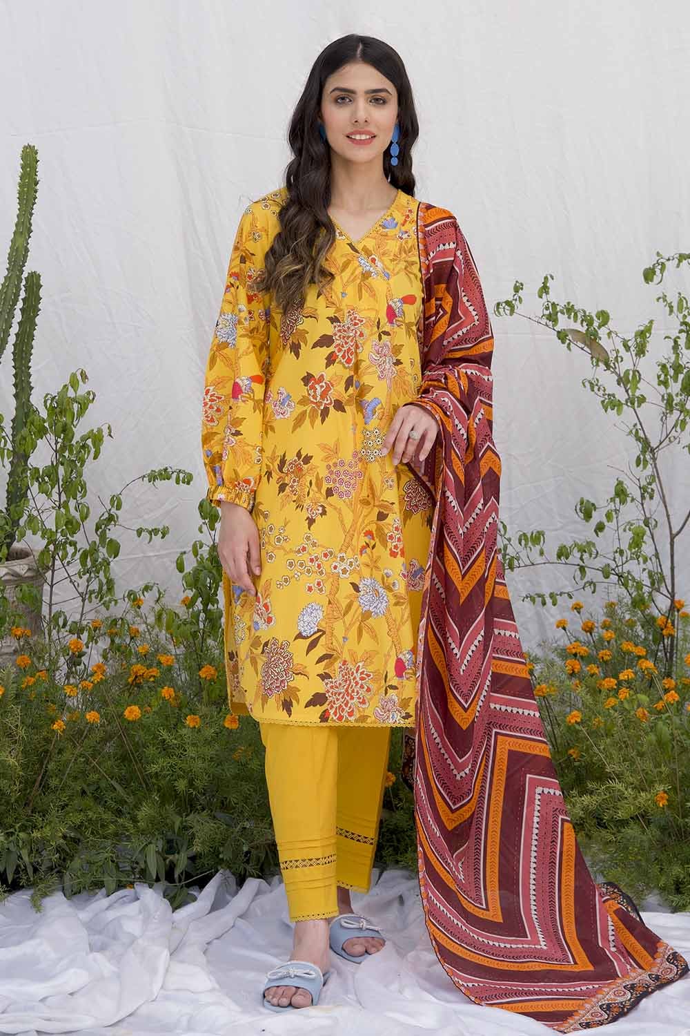 Gul Ahmed 3PC Printed Lawn Unstitched Suit CL-32544