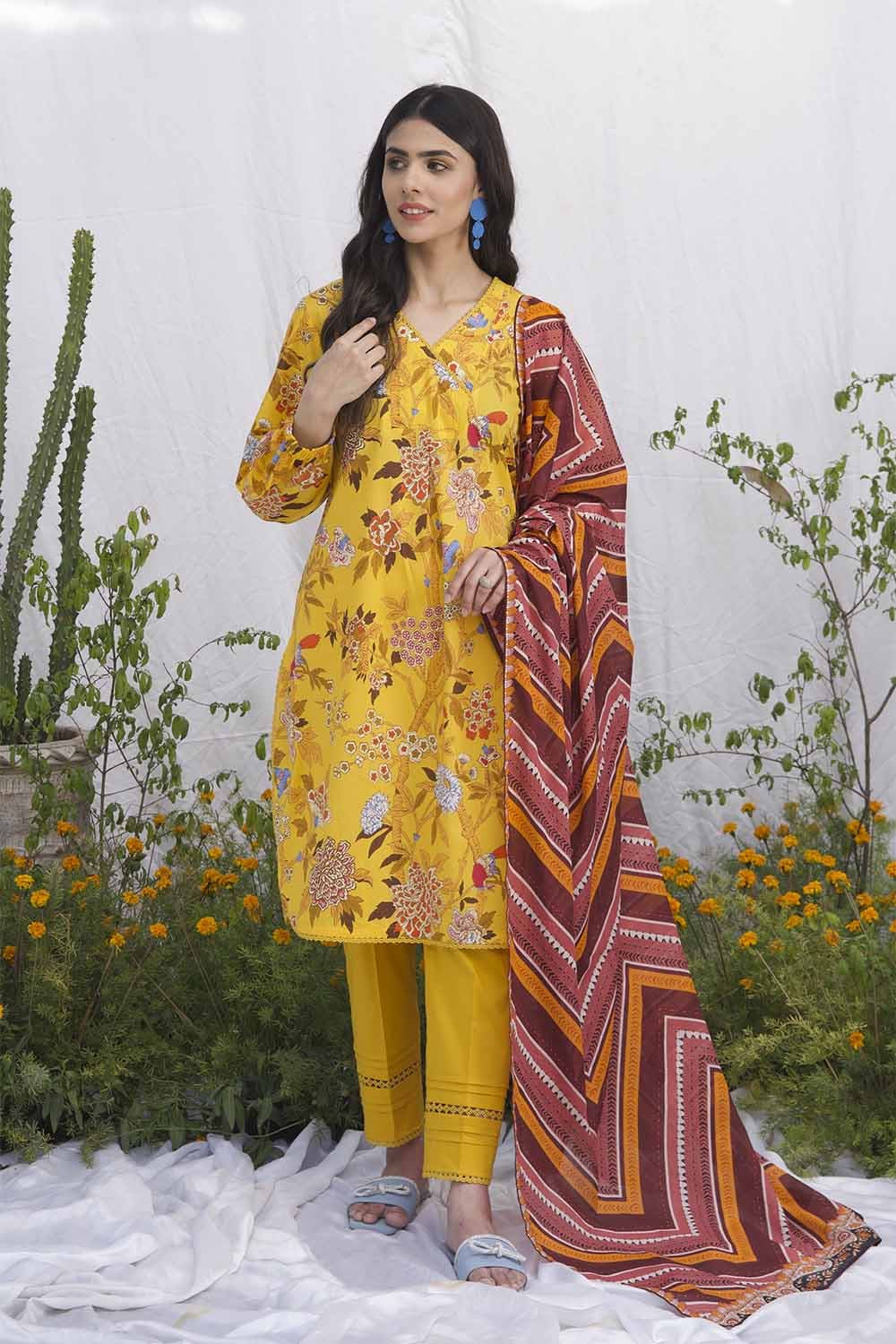 Gul Ahmed 3PC Printed Lawn Unstitched Suit CL-32544