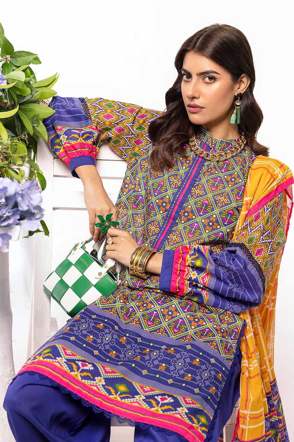 Gul Ahmed 3PC Lawn Printed Unstitched Suit CL-32569