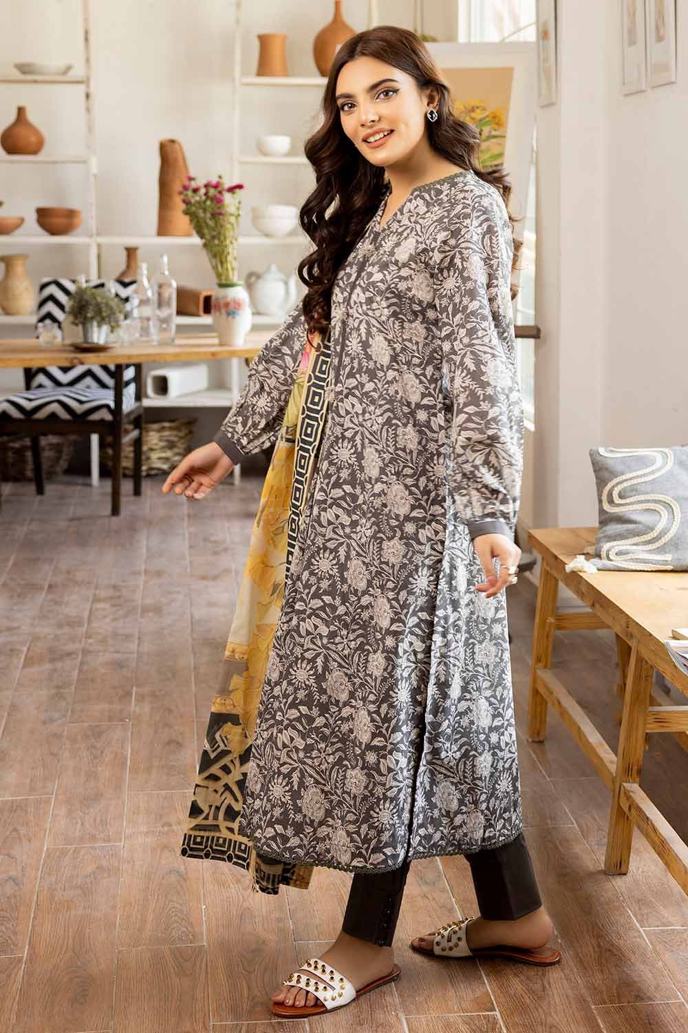 Gul Ahmed 3PC Printed Lawn Unstitched Suit CL-32572