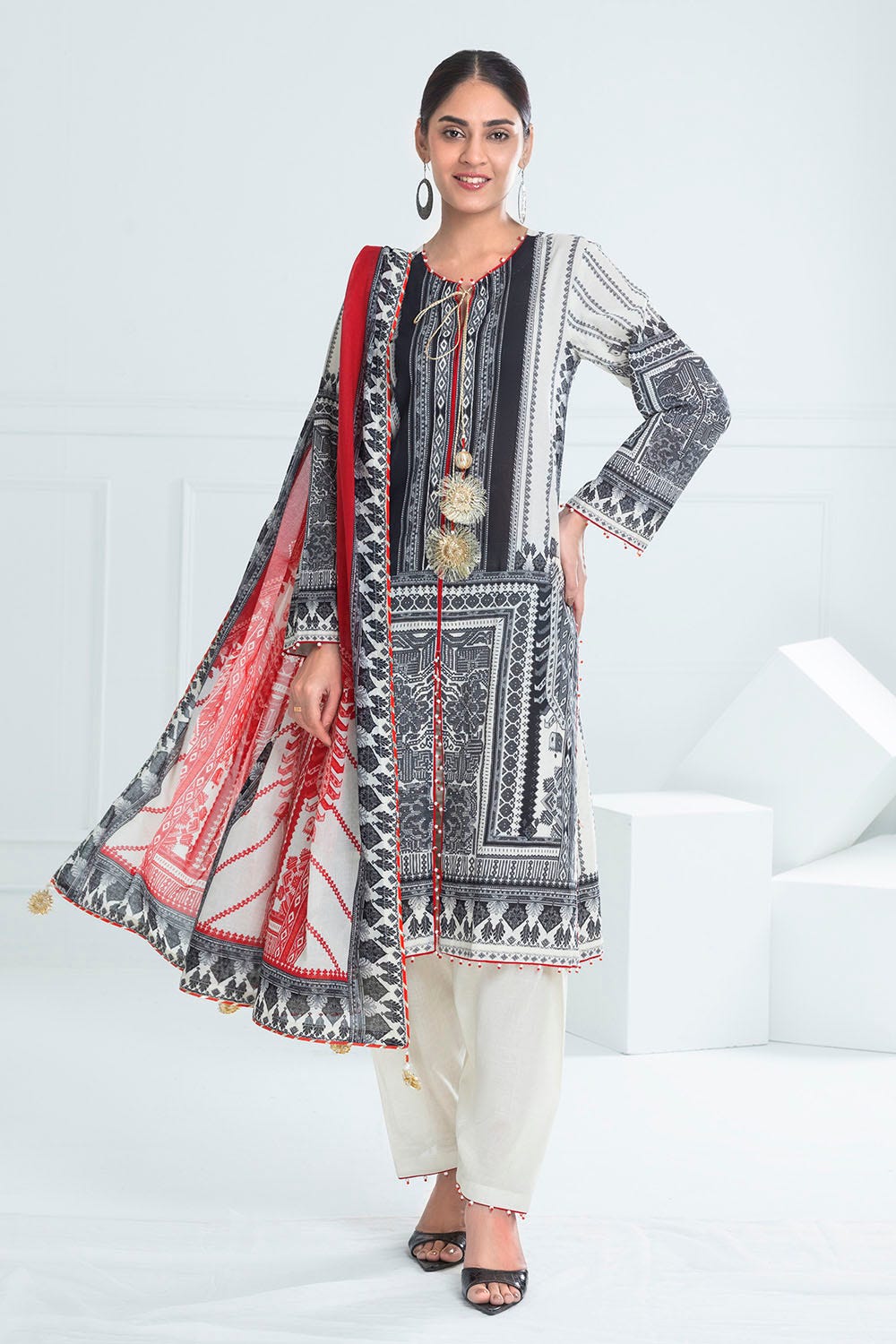 Gul Ahmed 3 Piece Unstitched Printed Lawn Suit CL-52079 A