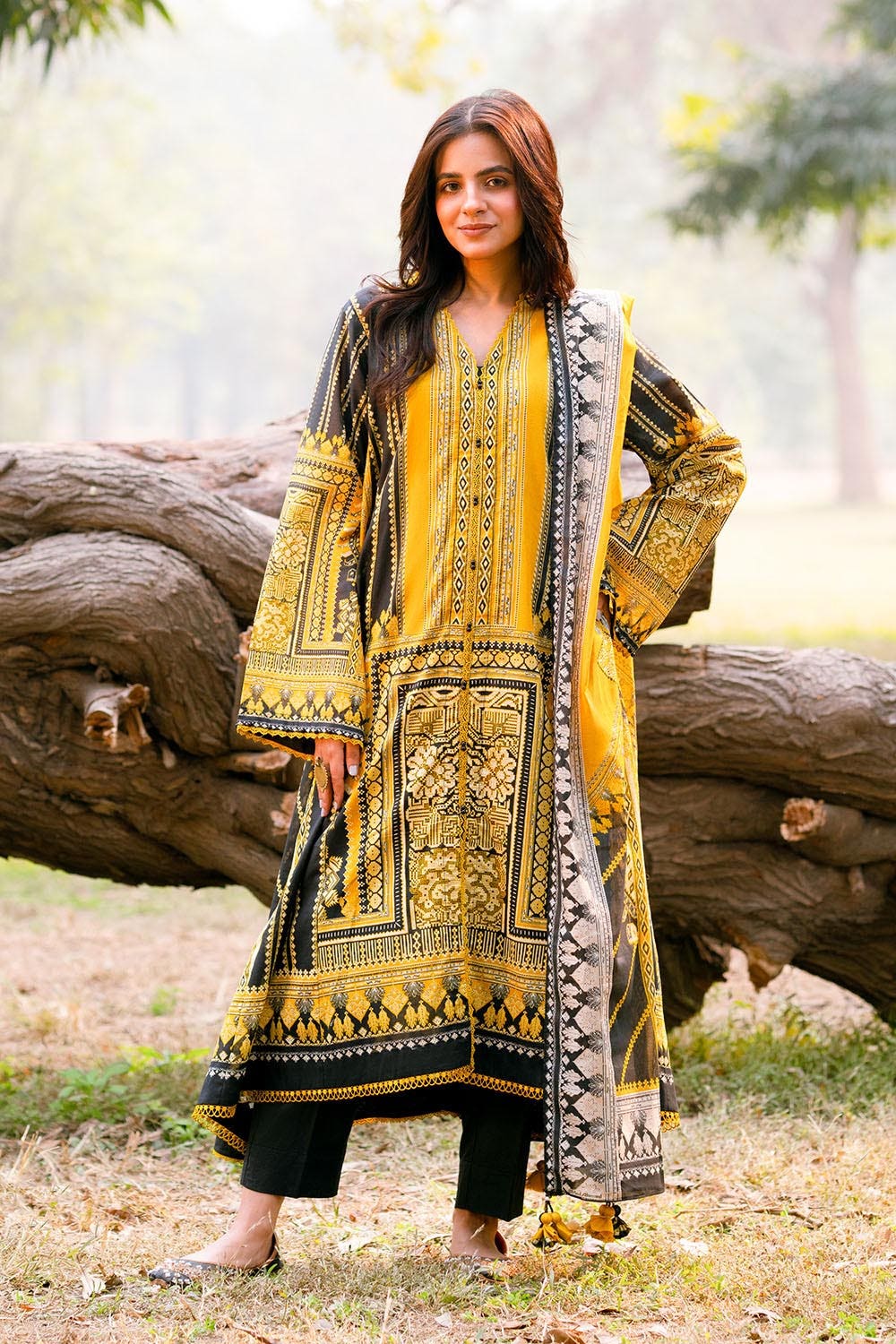 Gul Ahmed 3 Piece Unstitched Printed Lawn Suit CL-52079 B