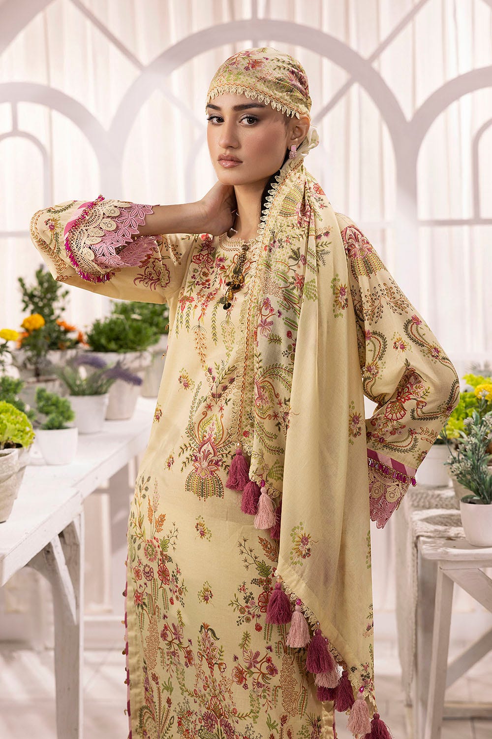 Gul Ahmed 3 Piece Unstitched Printed Lawn Suit with Schiffli Lace Printed Lawn Dupatta CL-52098