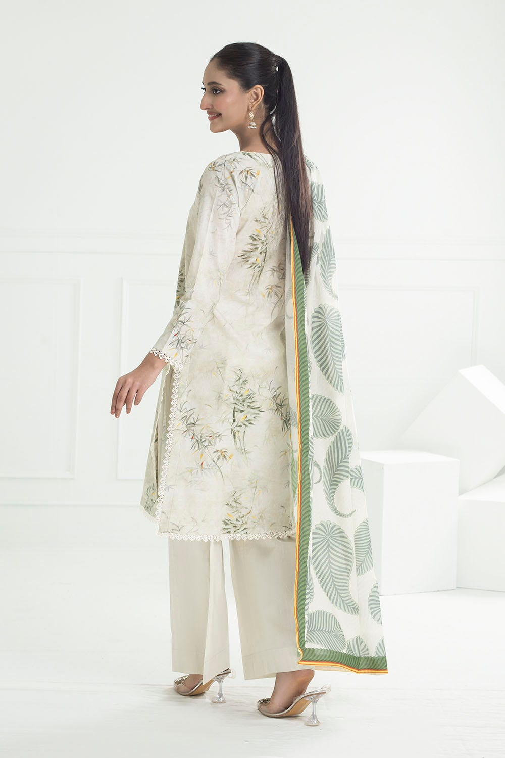 Gul Ahmed 3 Piece Unstitched Printed Lawn Suit CL-52428