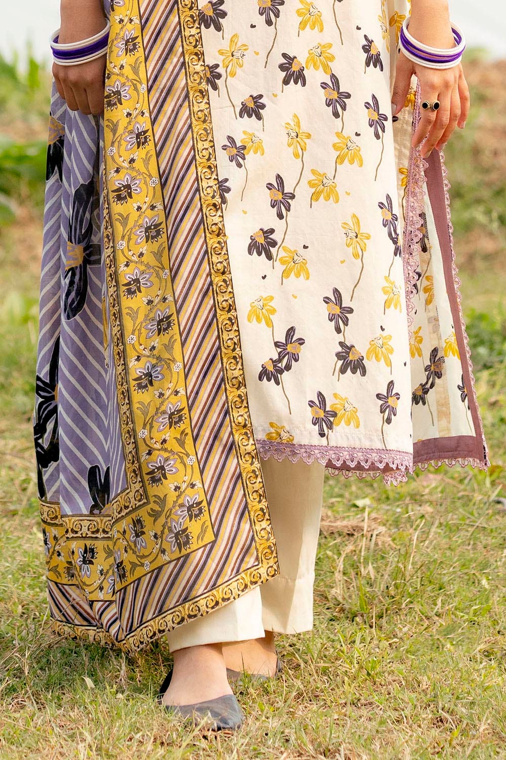 Gul Ahmed 3 Piece Unstitched Printed Lawn Suit CL-52455