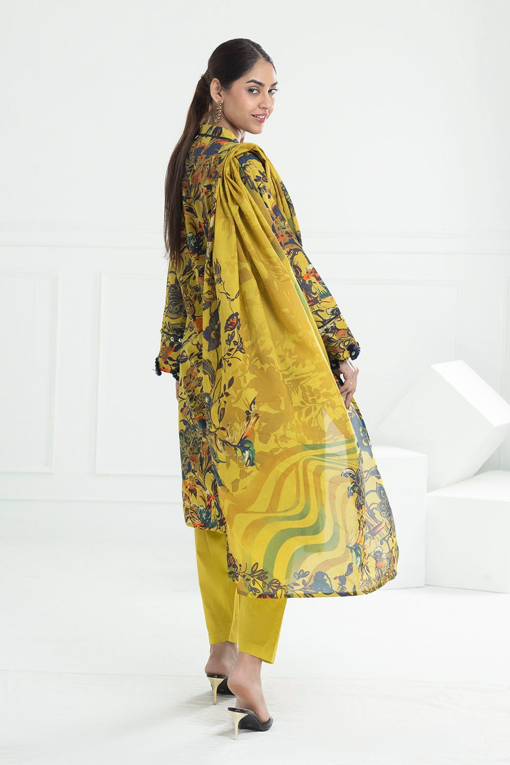 Gul Ahmed 3 Piece Unstitched Printed Lawn Suit CL-52471