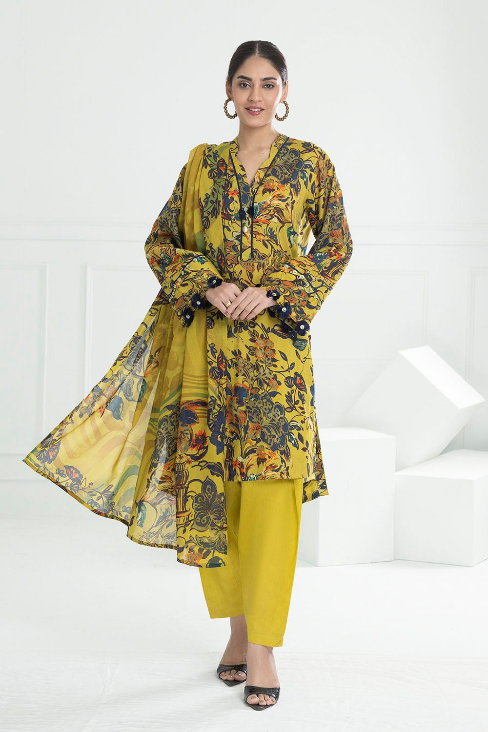 Gul Ahmed 3 Piece Unstitched Printed Lawn Suit CL-52471