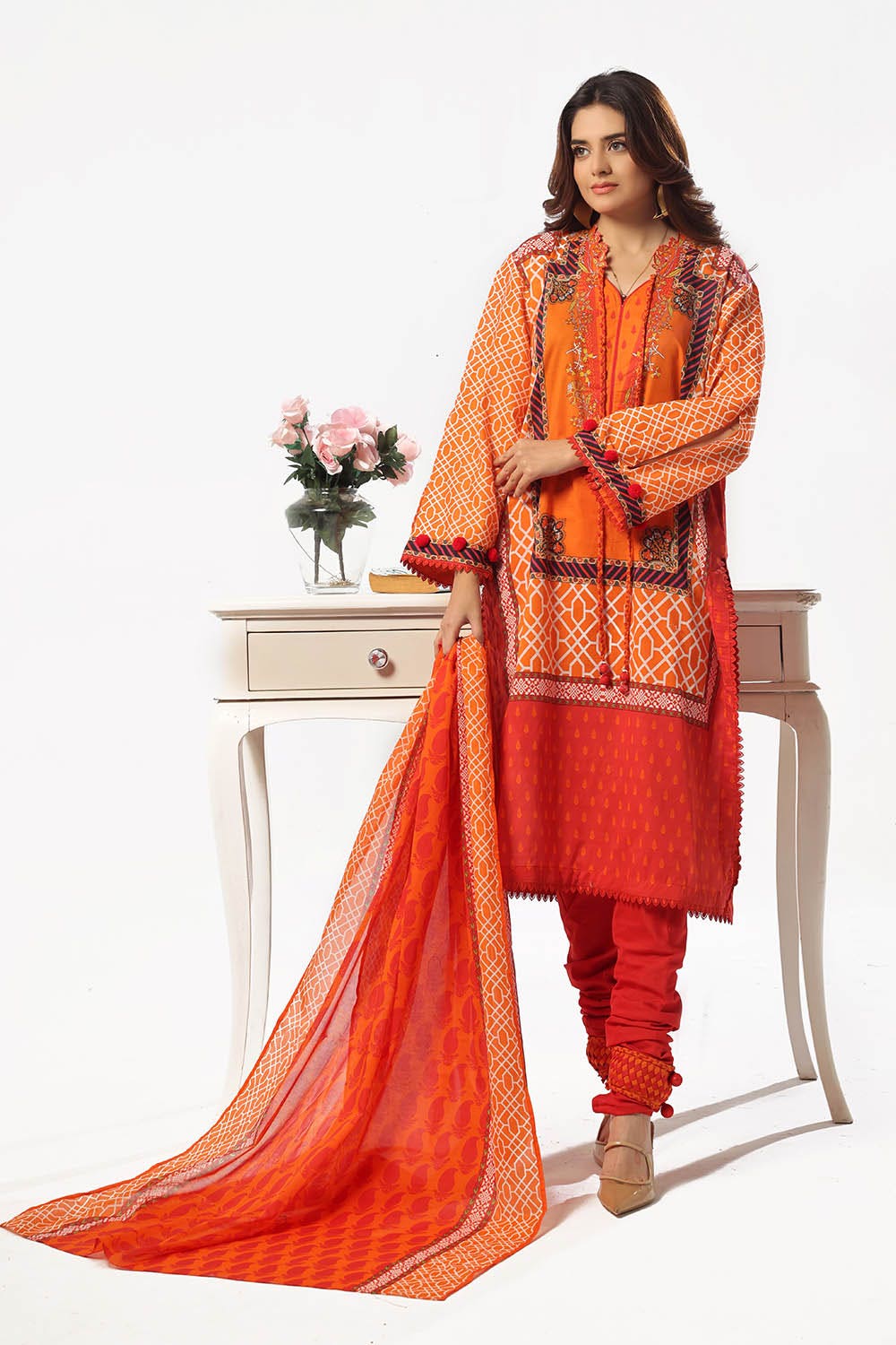 Gul Ahmed 3 Piece Unstitched Printed Lawn Suit with Printed Lawn Dupatta CL-52510