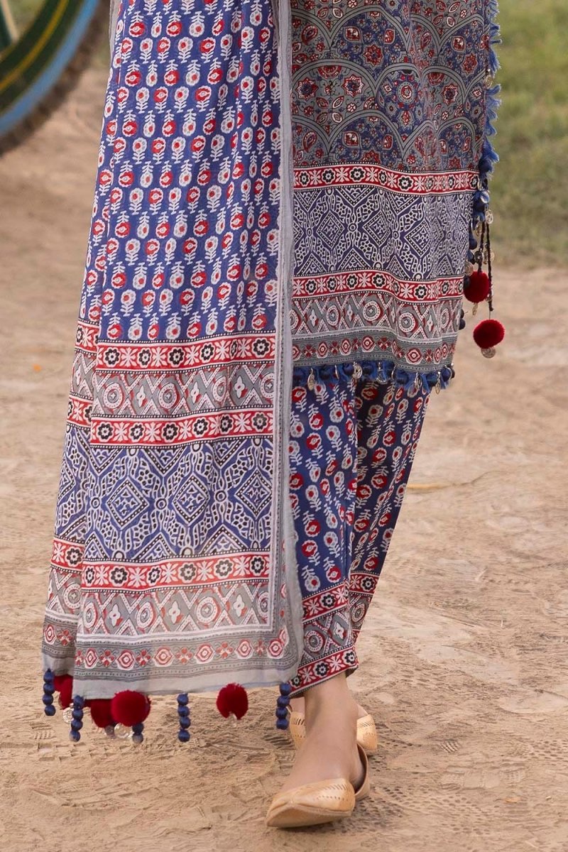 Gul Ahmed 3 Piece Unstitched Printed Lawn Suit CL-52632