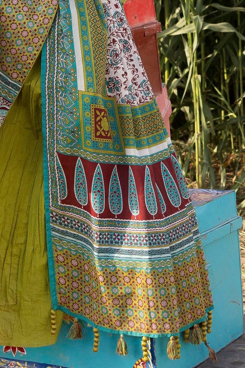 Gul Ahmed 3 Piece Unstitched Embroidered Lawn Suit CL-52639