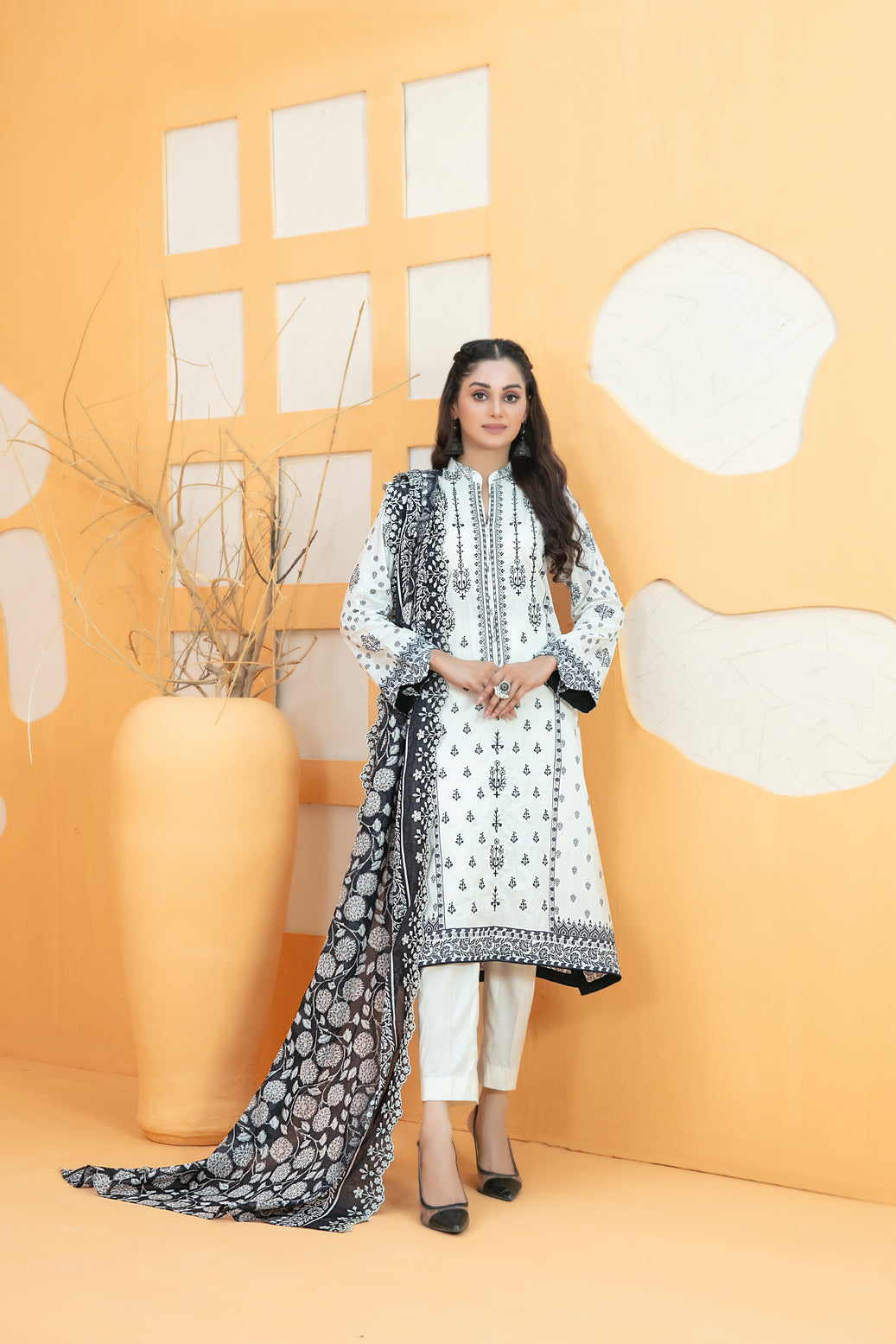 Tawakkal Fabrics 3 Piece Stitched Embroidered Digital Printed Lawn Suit - D-3284