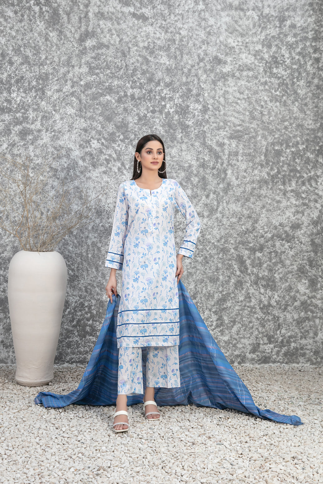 Tawakkal Fabrics 3 Piece Stitched Digital Printed Lawn Suit - D-3492