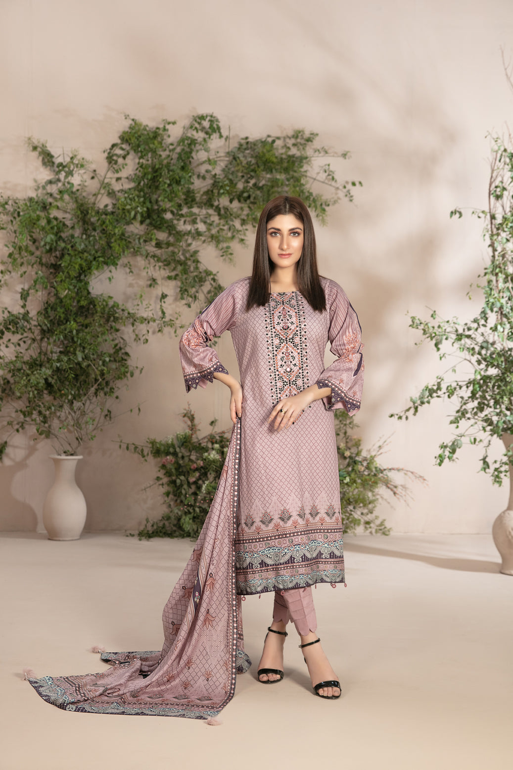 Tawakkal Fabrics 3 Piece Stitched Embroidered Digital Printed Lawn Suit D-8541