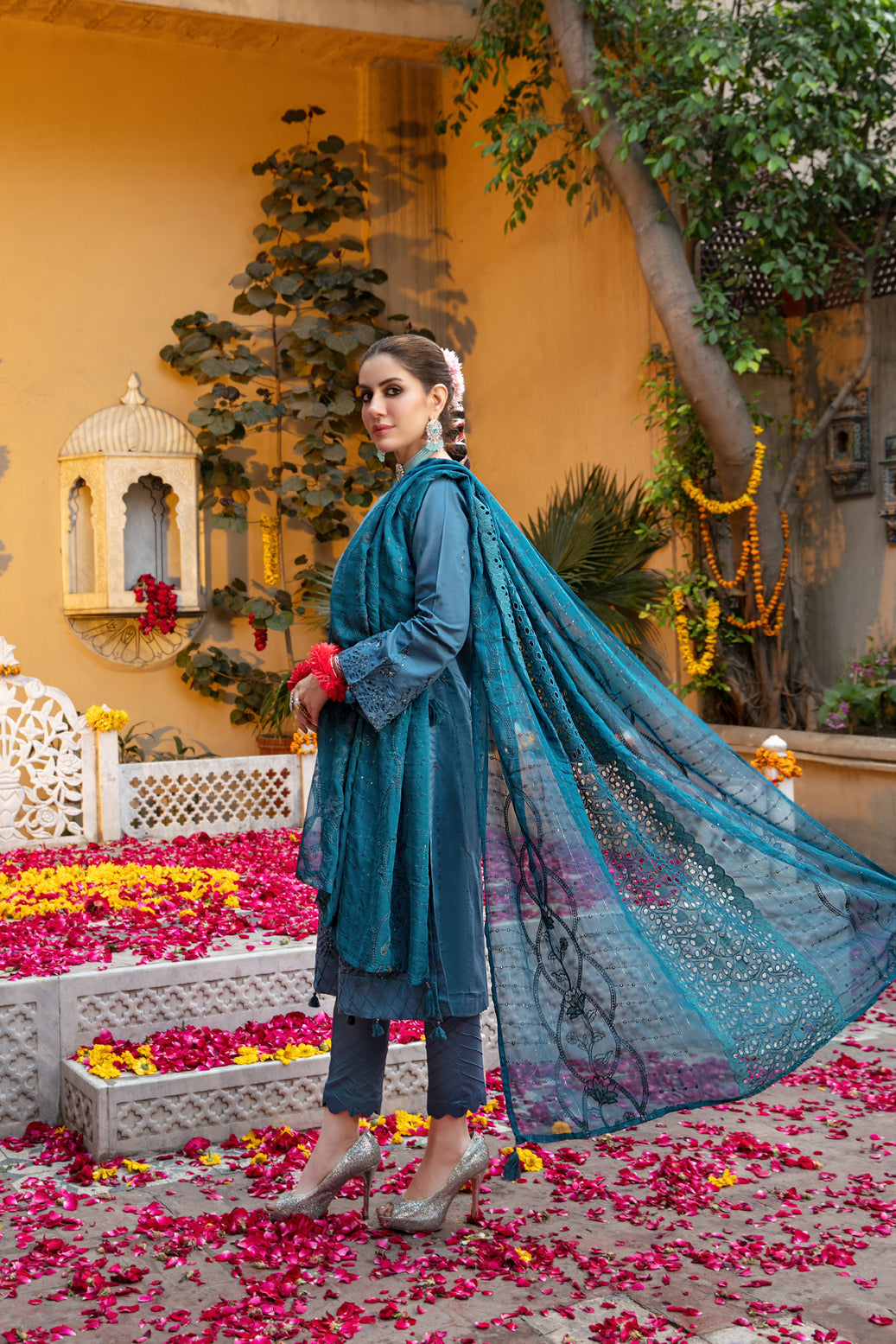 Tawakkal Fabrics 3 Piece Stitched Fancy Embroidered Lawn Suit D-8724