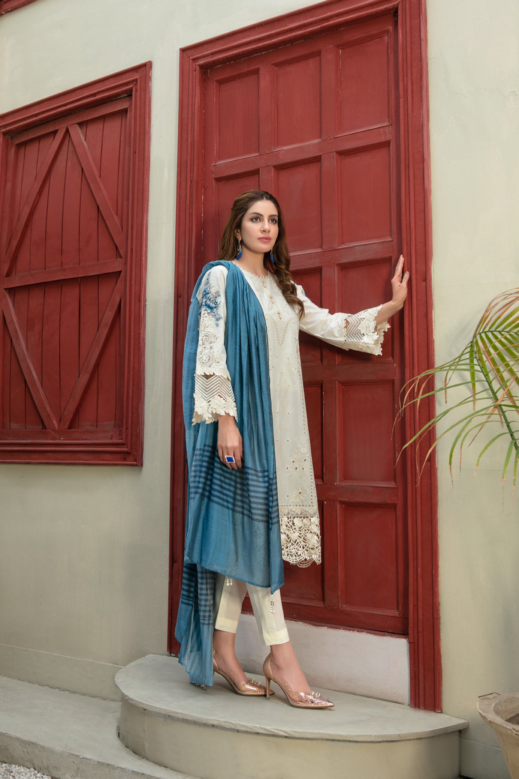 Tawakkal Fabrics 3 Piece Stitched Fancy Embroidered Lawn Suit D-8856
