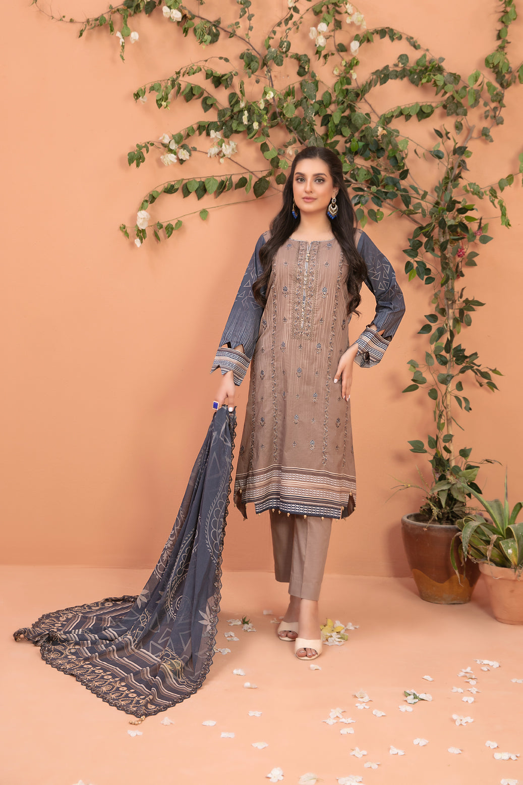 Tawakkal Fabrics 3 Piece Stitched Fancy Embroidered Digital Printed Lawn Suit D-8954