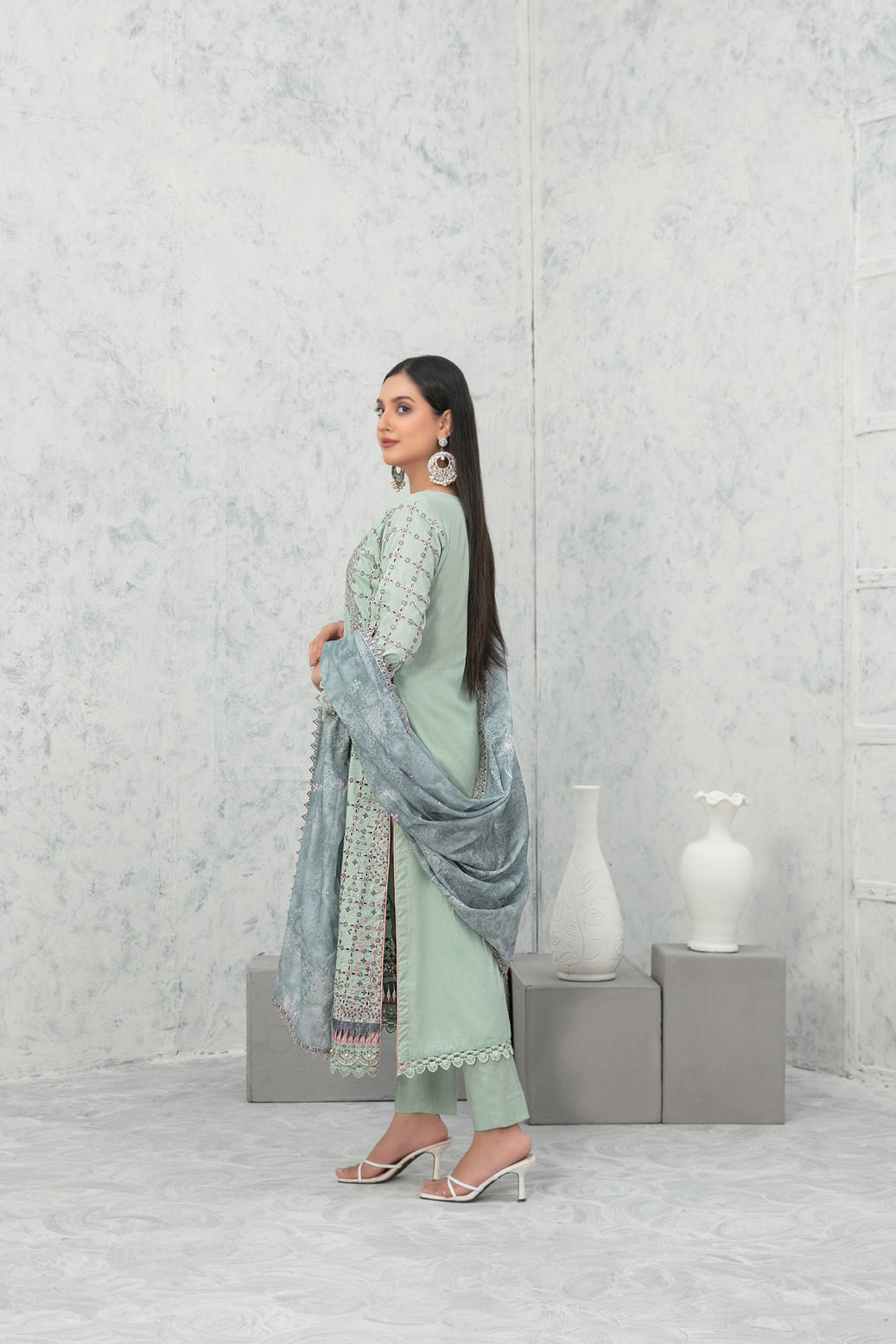 Tawakkal Fabrics 3 Piece Stitched Fancy Embroidered Lawn Suit D-9015