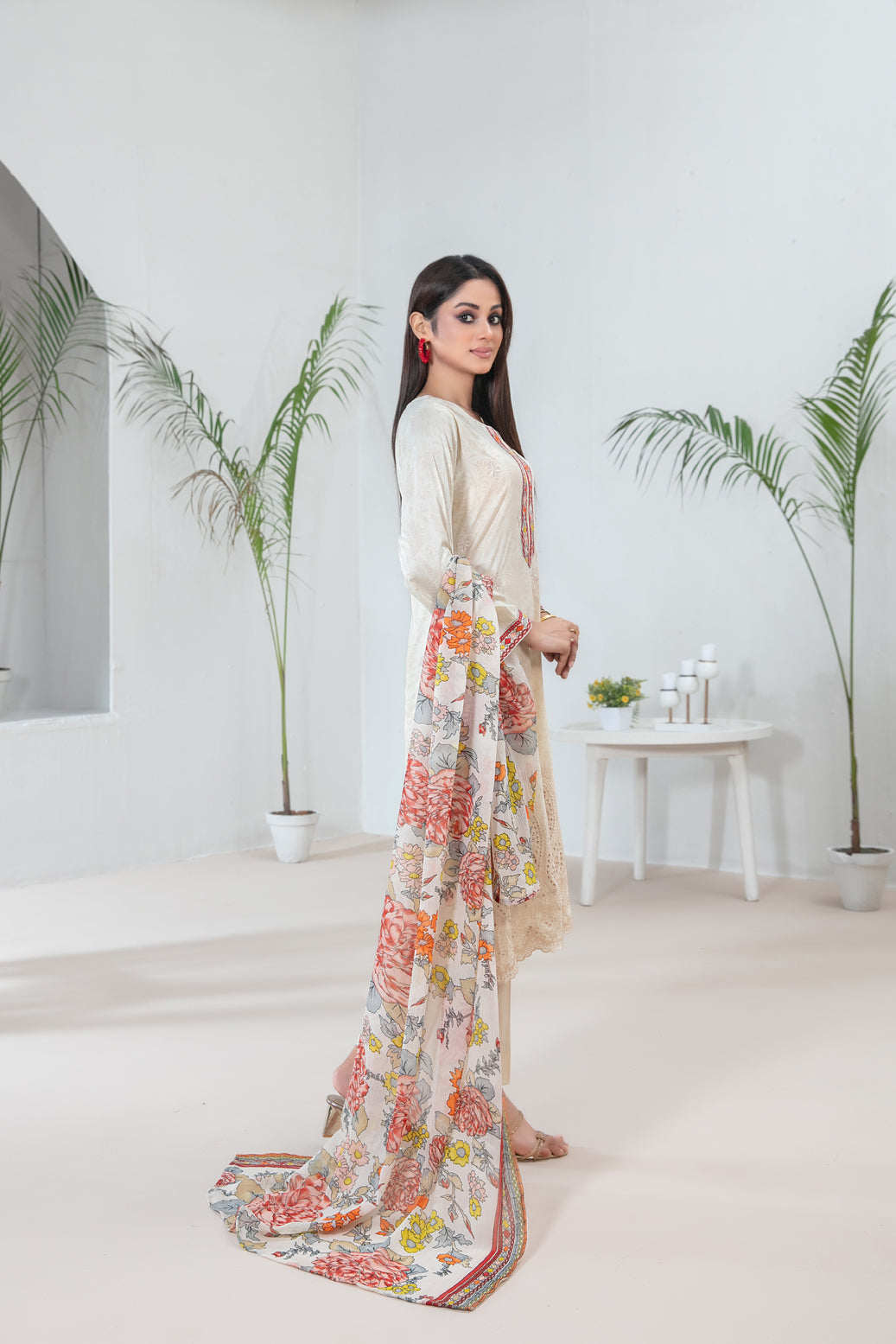 Tawakkal Fabrics 3 Piece Stitched Embroidered Printed Lawn Suit - D-9121