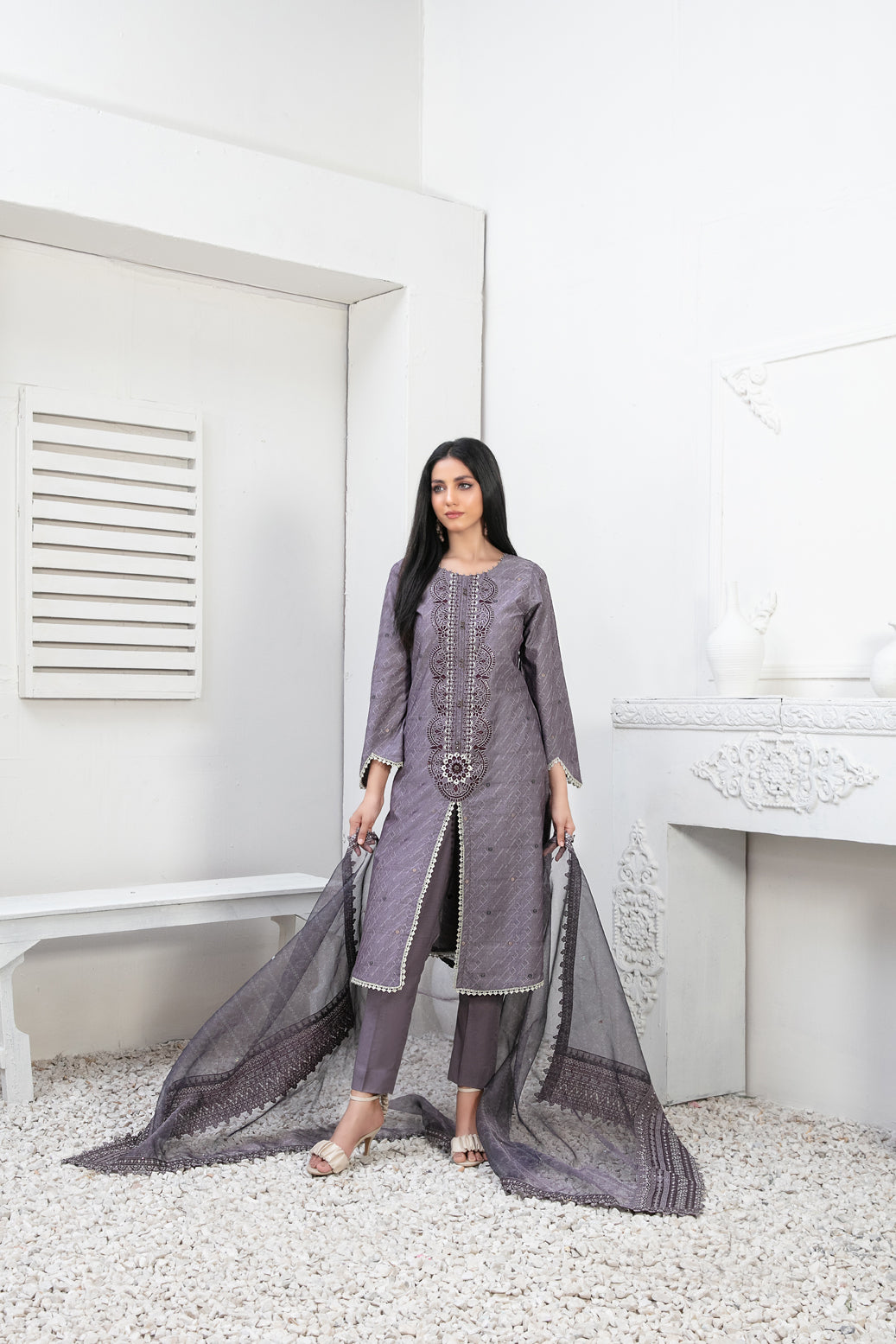 Tawakkal Fabrics 3 Piece Stitched Embroidered Lawn Broshia Banarsi Suit D-9135