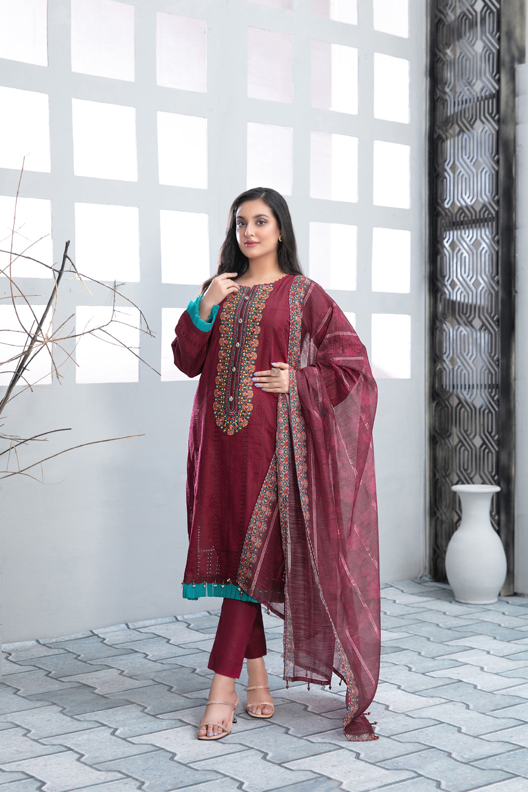 Tawakkal Fabrics 3 Piece Stitched Heavy Boring Embroidered Jacquard Lawn Suit D-9296