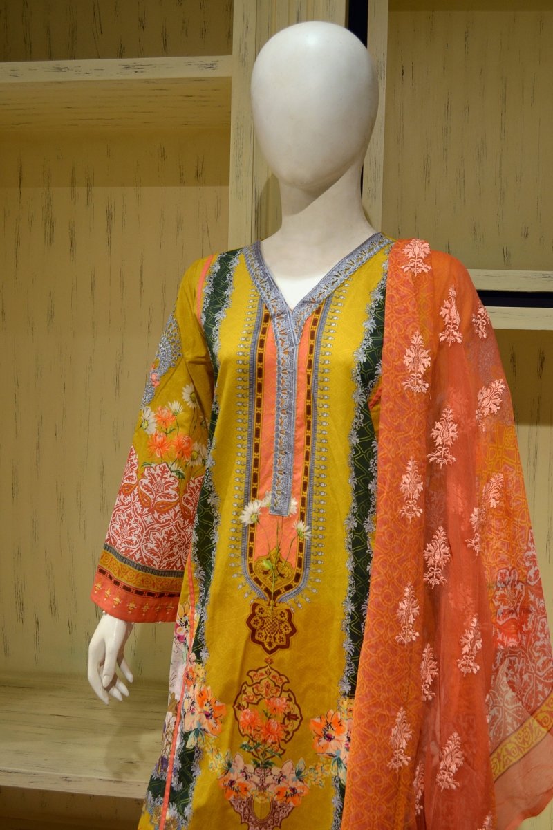 Gul Ahmed Ready to wear  Embroidered Jacquard 3 Piece Suit BCT-03