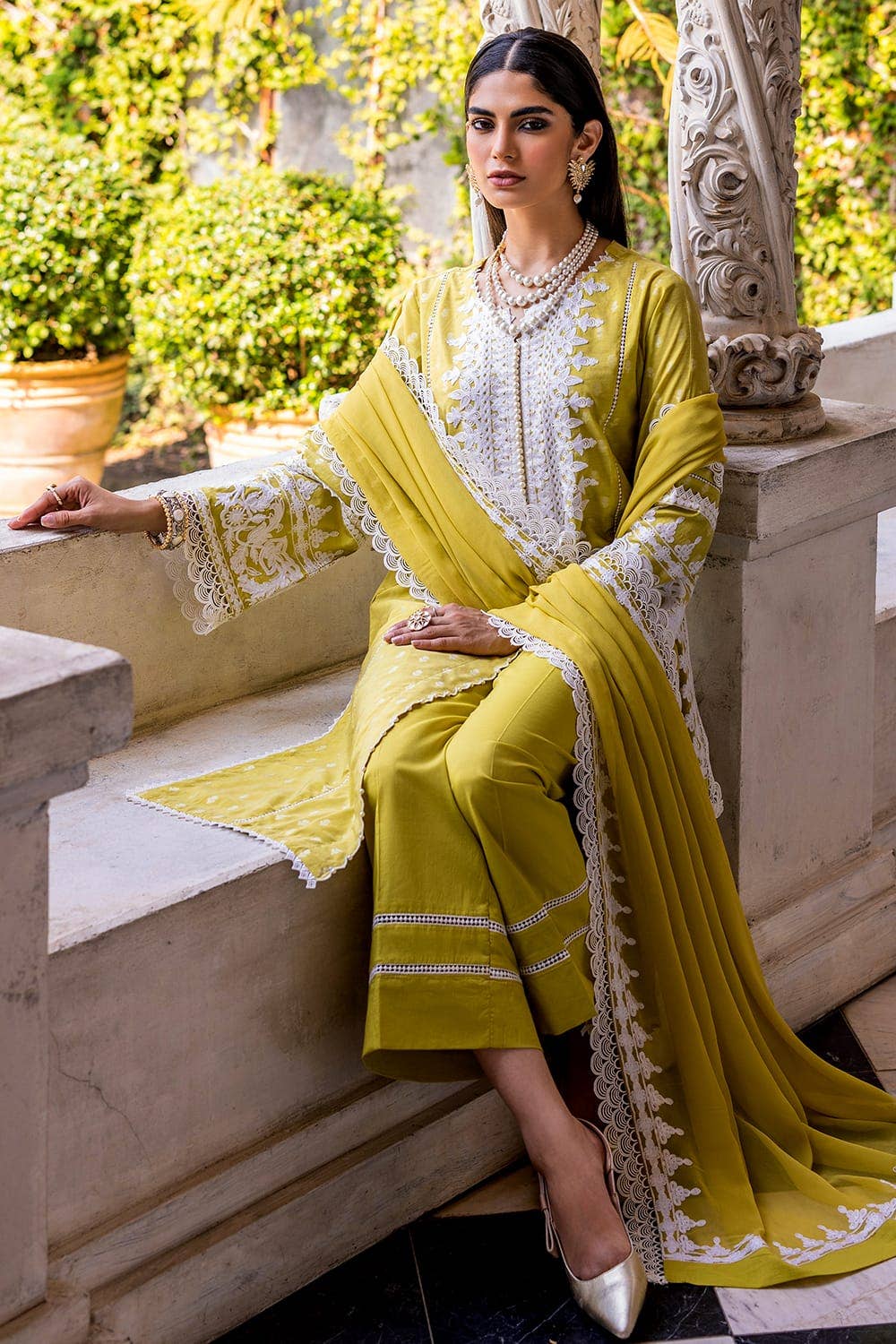 Gul Ahmed 3PC Embroidered Jacquard Unstitched Suit with Embroidered Chiffon Dupatta FE-42018