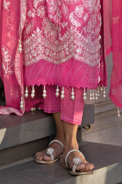 Gul Ahmed 3 Piece Unstitched Embroidered Lawn Suit with Embroidered Chiffon Dupatta FE-52123