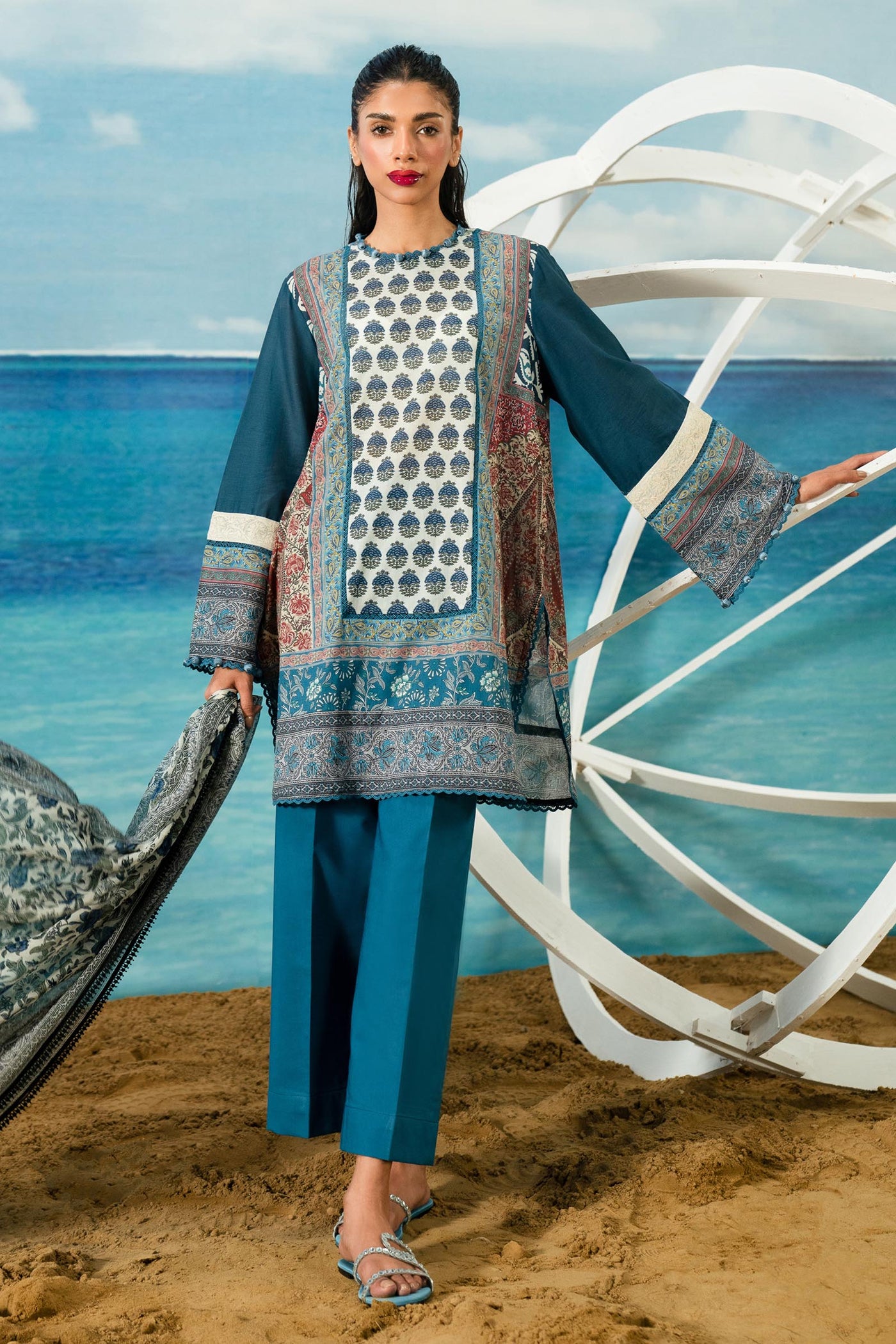 SANA SAFINAZ 3 Piece Stitched Digital Printed Lawn Suit - H242-016B-3CI