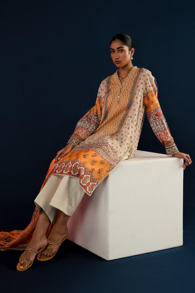 SANA SAFINAZ 3 Piece Stitched Digital Printed Lawn Suit - H242-020B-3CK