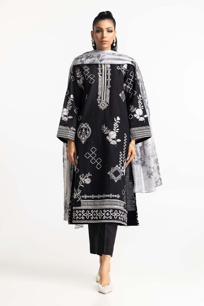 Gul Ahmed Ready to Wear 3 Piece Khaddar Embroidered Suit IUSTKSD-297