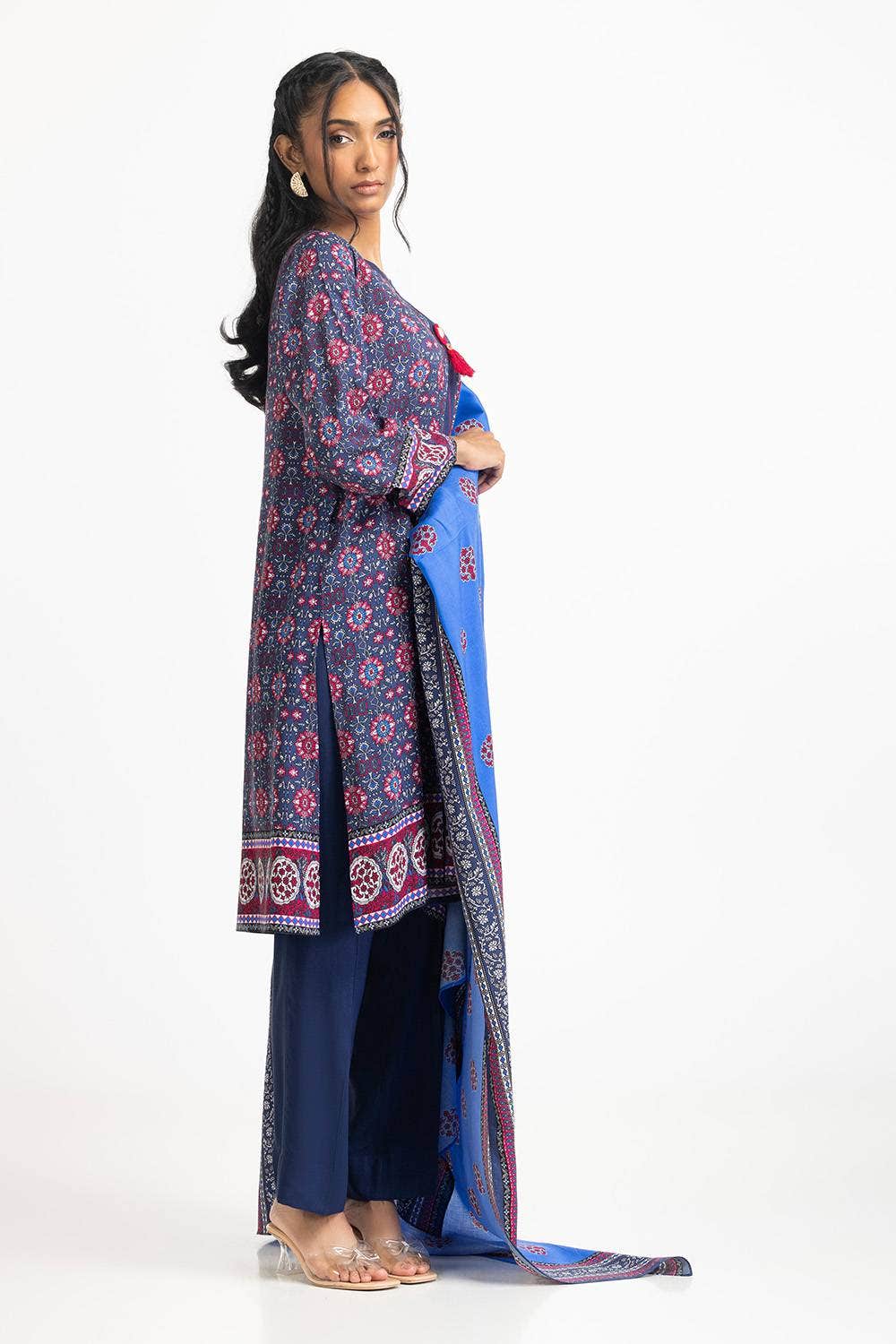 Gul Ahmed Ready to Wear 3 Piece Linen Printed Suit IUSTKSD-320