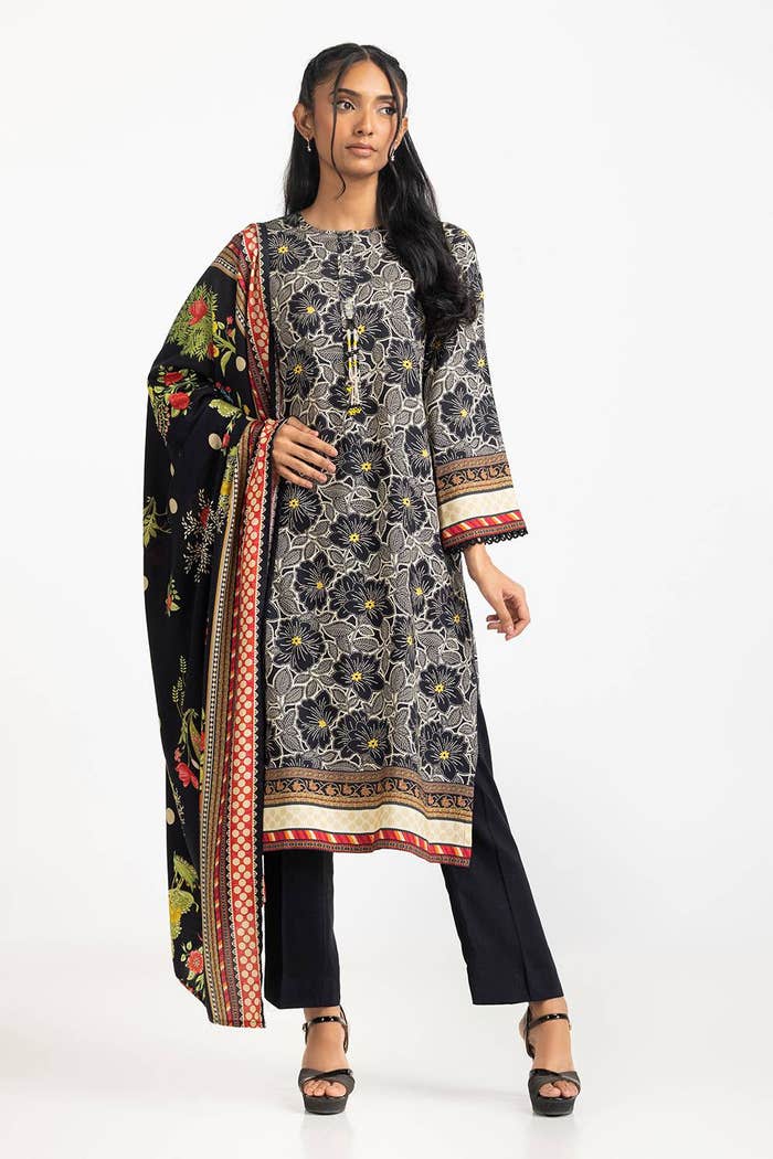 Gul Ahmed Ready to Wear 3 Piece Linen Printed Suit IUSTKSD-356