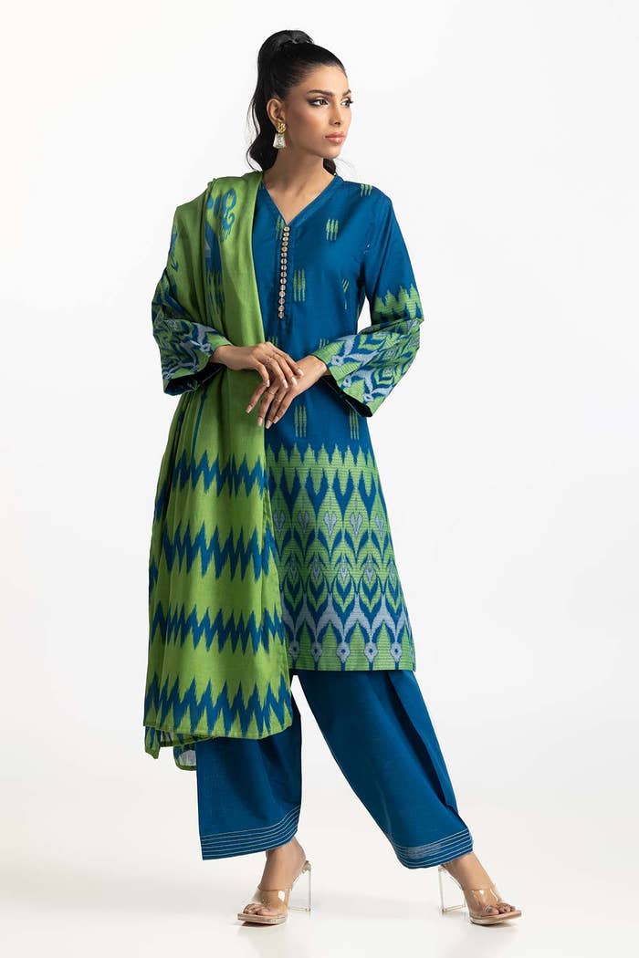 Gul Ahmed Ready to Wear 3 Piece Jacquard Suit IUSTKSD-360