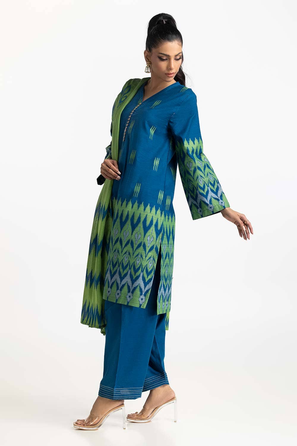 Gul Ahmed Ready to Wear 3 Piece Jacquard Suit IUSTKSD-360