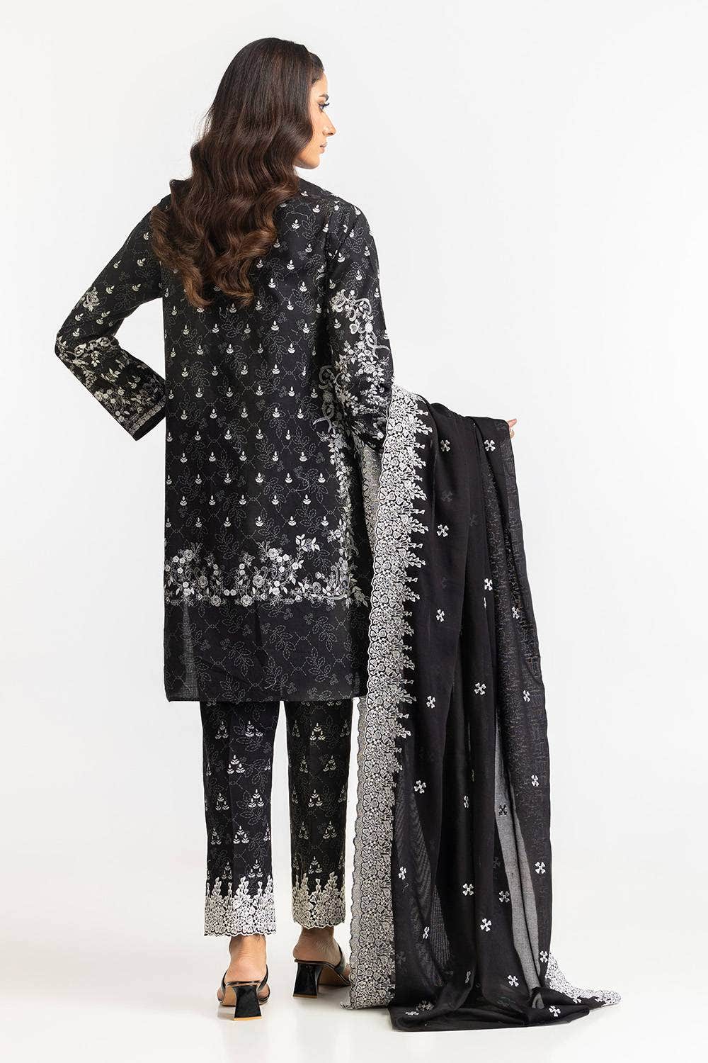 Gul Ahmed Ready to Wear 3 Piece Khaddar Printed With Embroidered Suit IUSTKSD-383