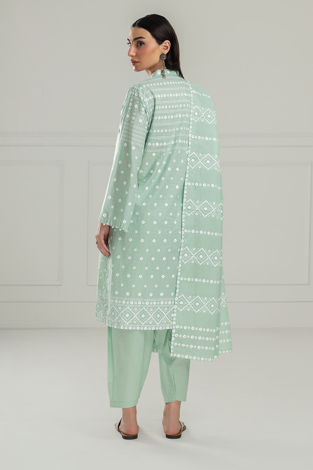 Gul Ahmed Ready to Wear 3PC Lawn Lacquer Printed Suit IUSTKSD-500