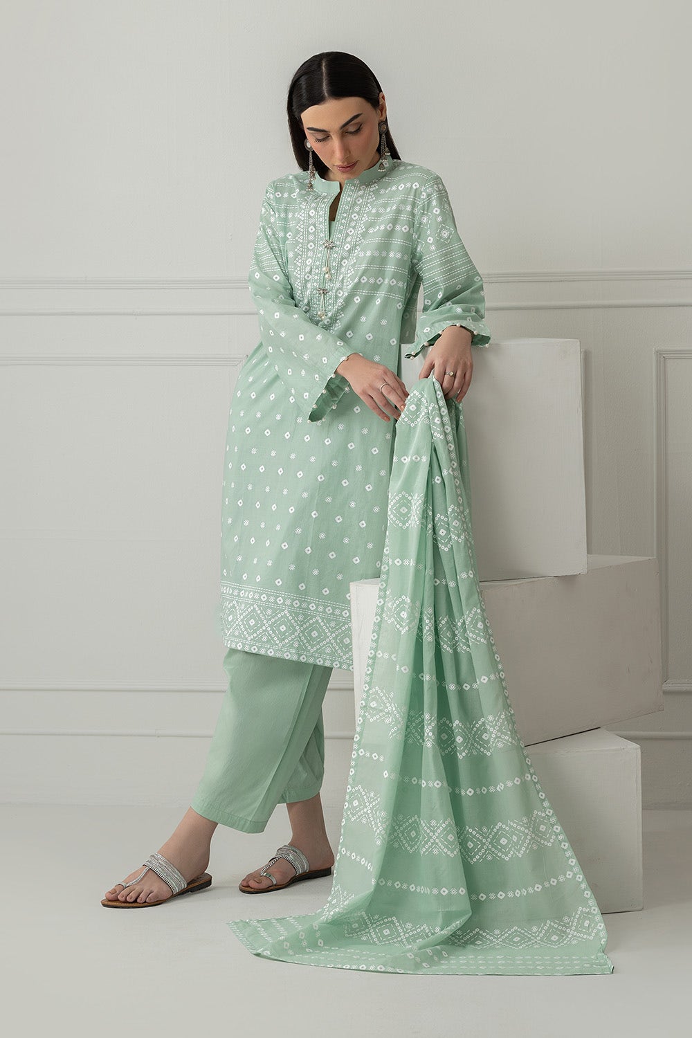 Gul Ahmed Ready to Wear 3PC Lawn Lacquer Printed Suit IUSTKSD-500