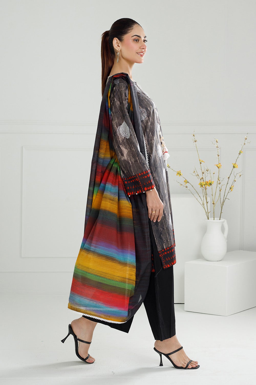 Gul Ahmed Ready to Wear 3PC Lawn Lacquer Printed Suit IUSTKSD-501