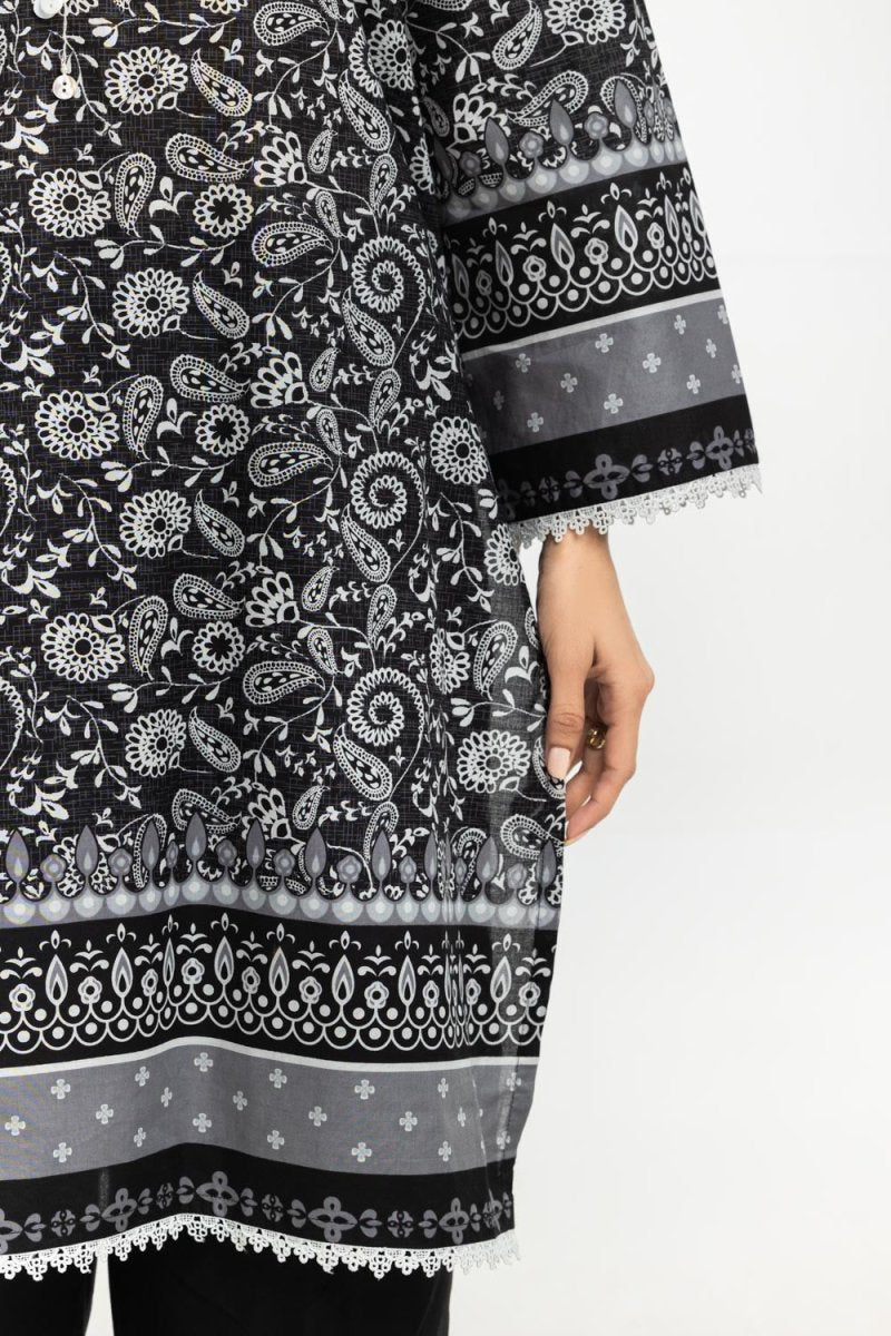 Gul Ahmed Ready to Wear 3PC Lawn Printed Suit IUSTKSD-504