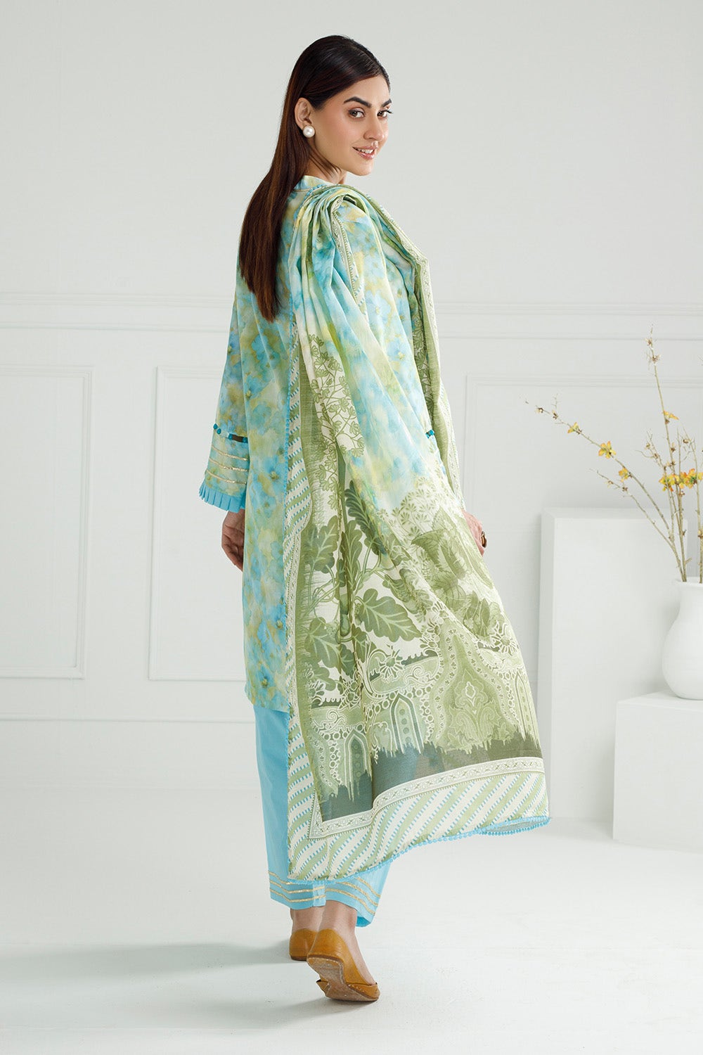 Gul Ahmed Ready to Wear 3PC Lawn Printed Suit IUSTKSD-507